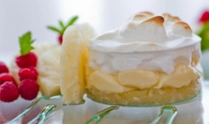 Abacaxi com Creme de Leite Condensado